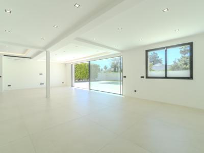 Schöne Villa zum Verkauf in Bahia Grande mit Neubau