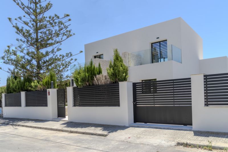 Schöne Villa zum Verkauf in Bahia Grande mit Neubau