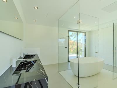 Schöne Villa zum Verkauf in Bahia Grande mit Neubau