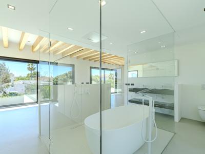 Schöne Villa zum Verkauf in Bahia Grande mit Neubau