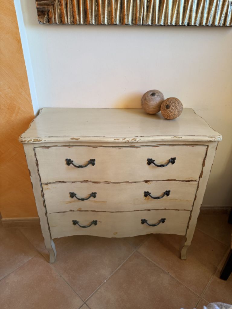 Schöne Vintage-Kommode