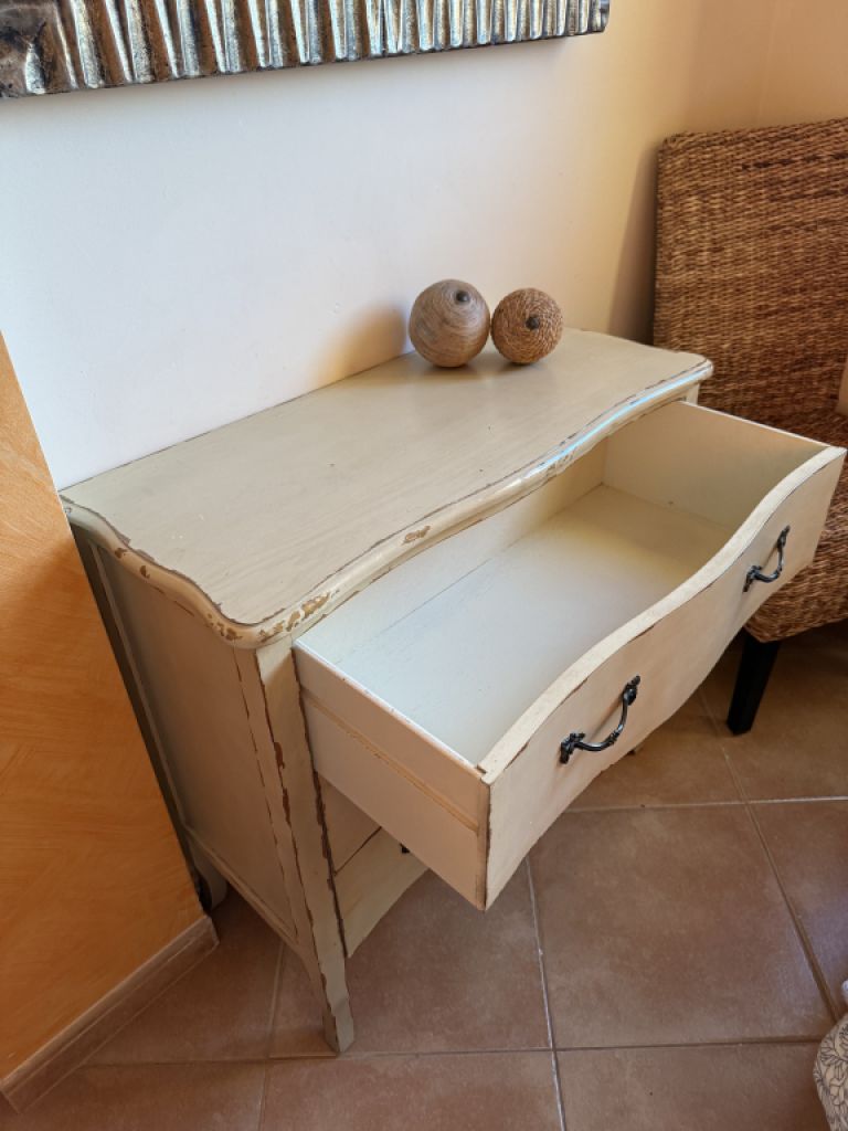 Schöne Vintage-Kommode