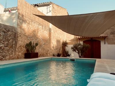 Beautiful rooms for rent in a lovely village house in Sencelles