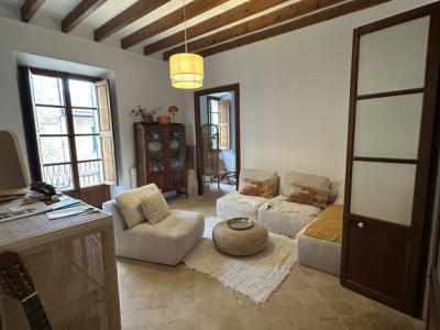 Schöne Zimmer in einem wunderschönen Dorfhaus in Sencelles  zu vermieten