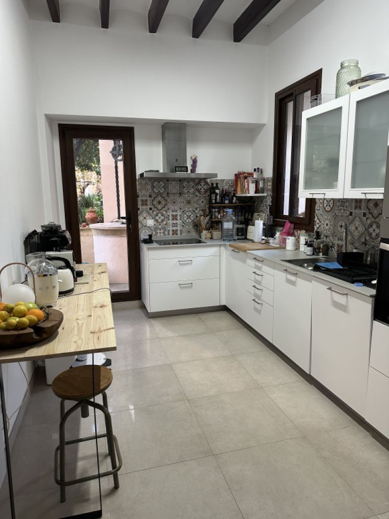 Schöne Zimmer in einem wunderschönen Dorfhaus in Sencelles  zu vermieten