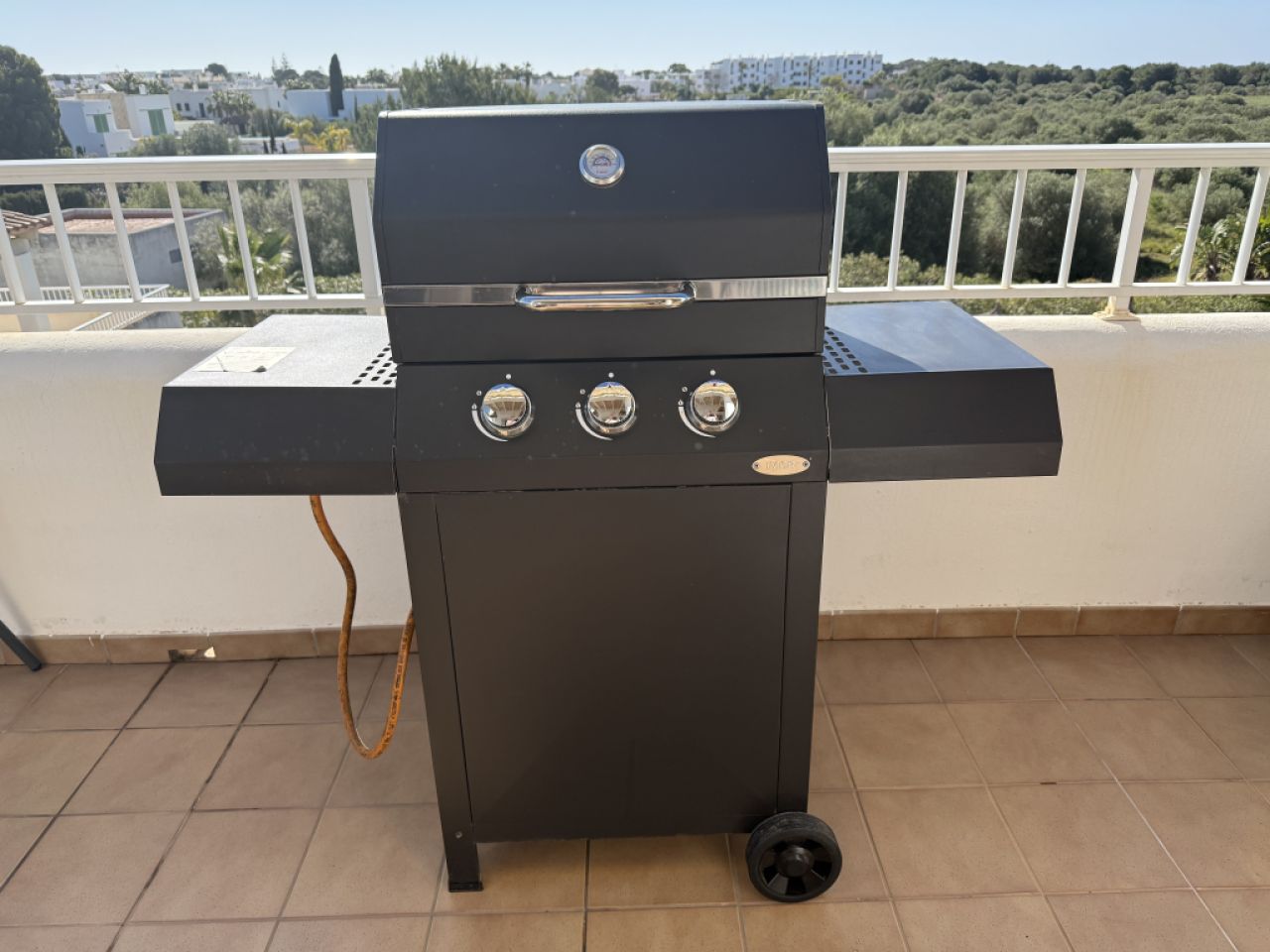 Nice gas grill IMOR