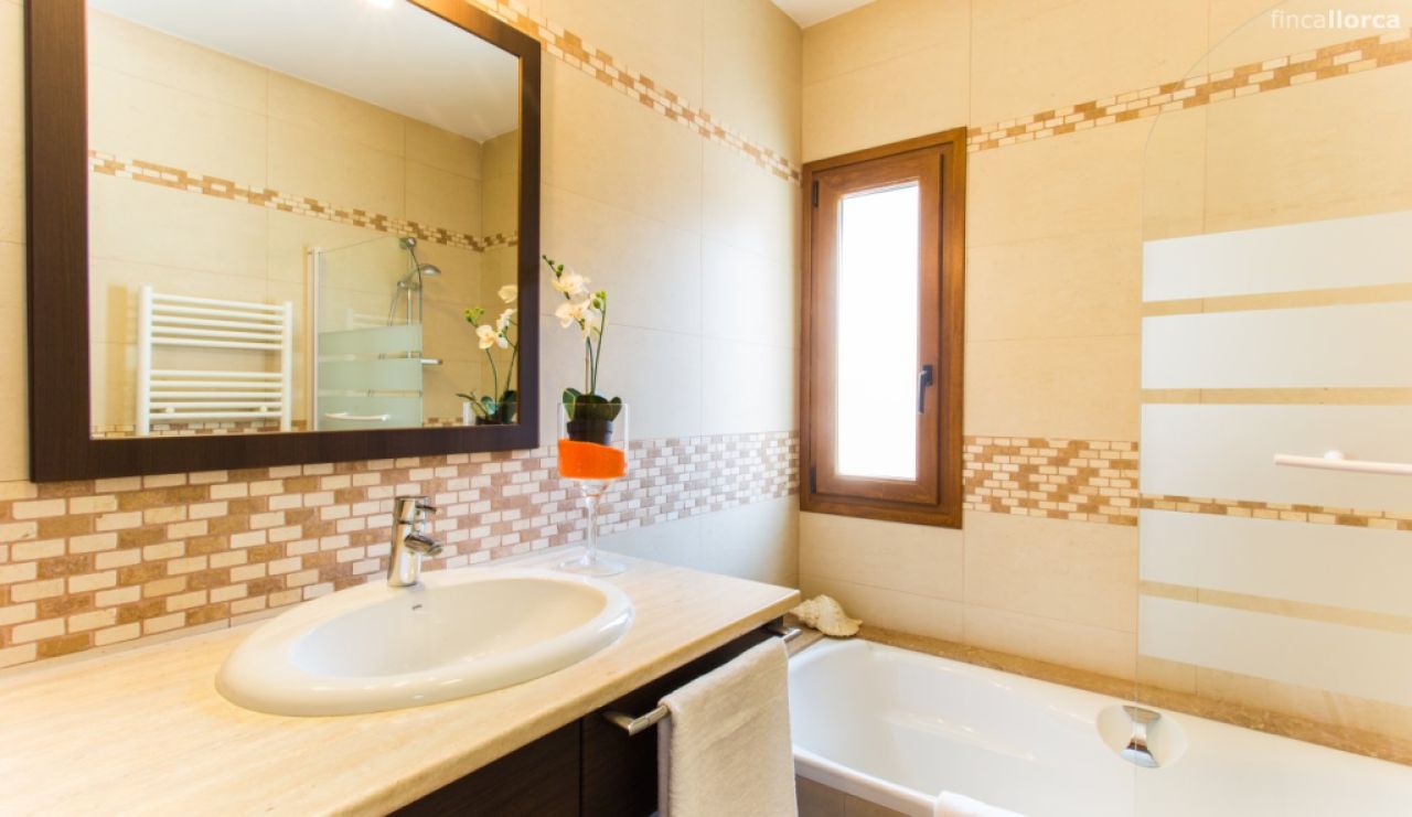 Schönes Chalet mit Pool bei Porto Colom  nahe  der Küste --- CH 02 FZ