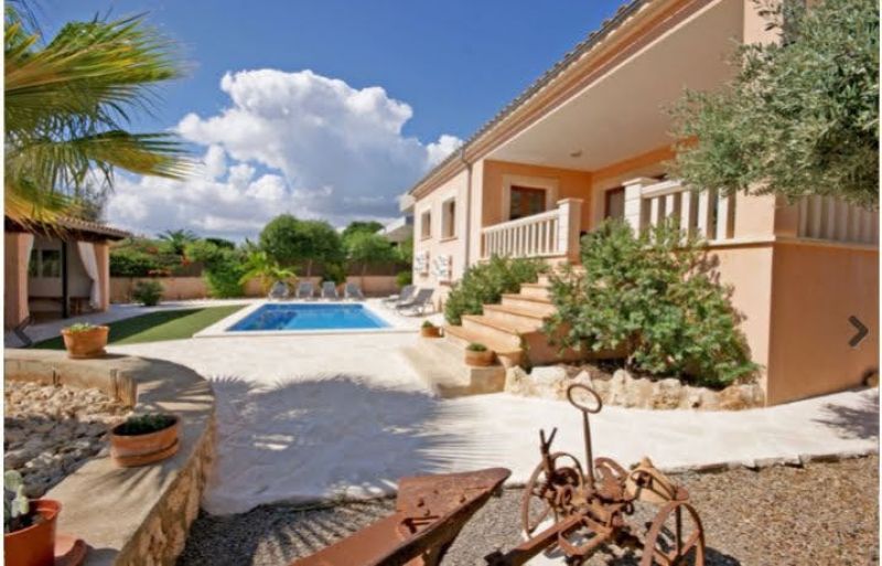 Schönes Chalet mit Pool bei Porto Colom  nahe  der Küste --- CH 02 FZ