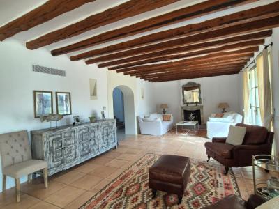 Schönes Haus in ländlicher Umgebung