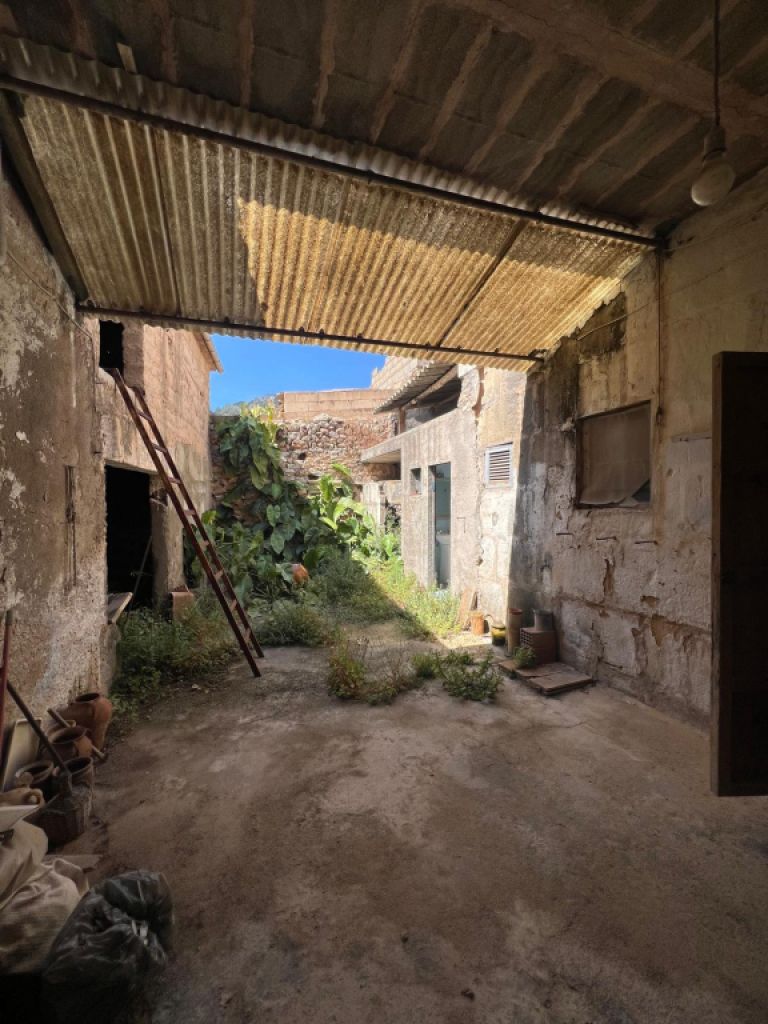 Schönes Haus zum Verkauf zum Renovieren in Son Servera