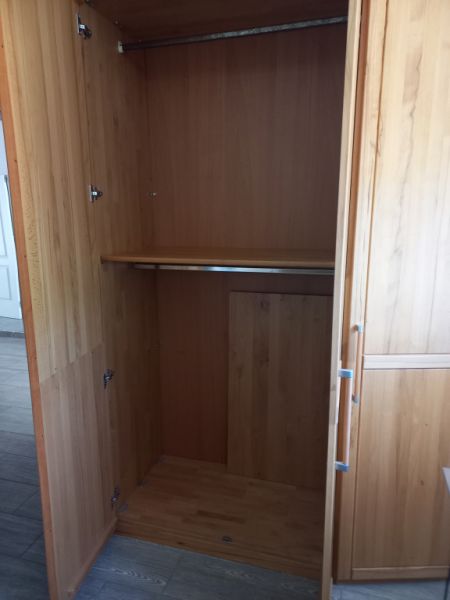 Schrank Vollholz Design 2,05 m breit, 2,23 hoch
