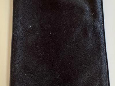 Schwarze Lederbrieftasche / Brieftasche für Ausweise oder Dokumente