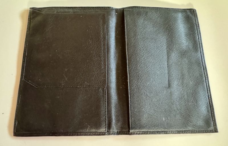 Schwarze Lederbrieftasche / Brieftasche für Ausweise oder Dokumente
