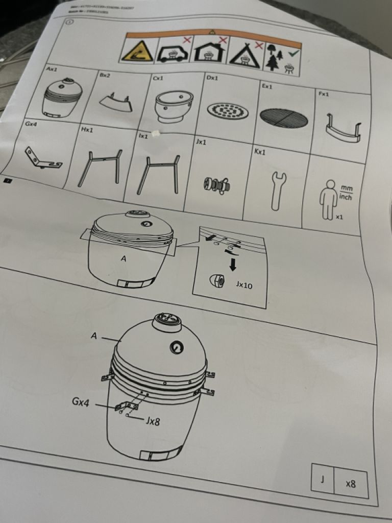 Schwarzer Keramik-Kamado 2-in-1-Räucherofen mit Holzkohlegrill 56 cm