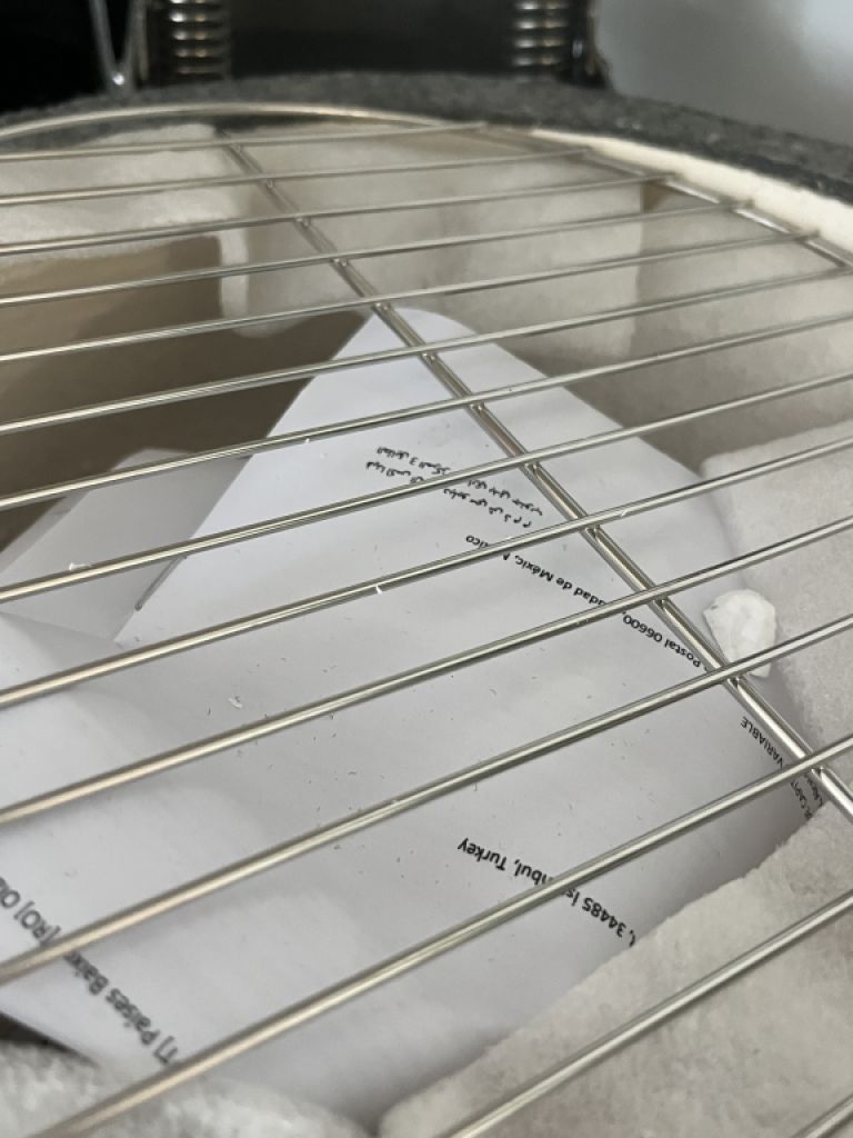 Schwarzer Keramik-Kamado 2-in-1-Räucherofen mit Holzkohlegrill 56 cm