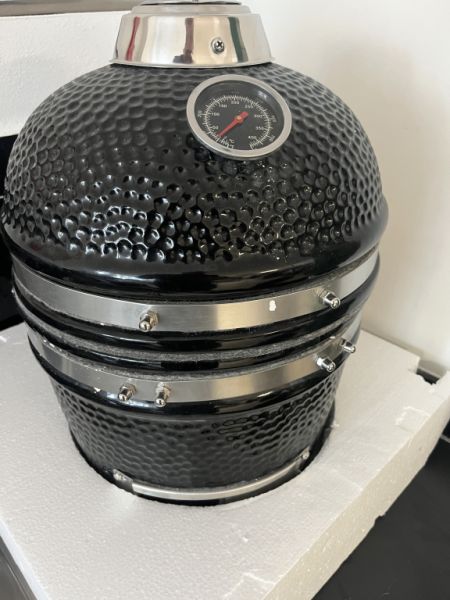 Schwarzer Keramik-Kamado 2-in-1-Räucherofen mit Holzkohlegrill 56 cm