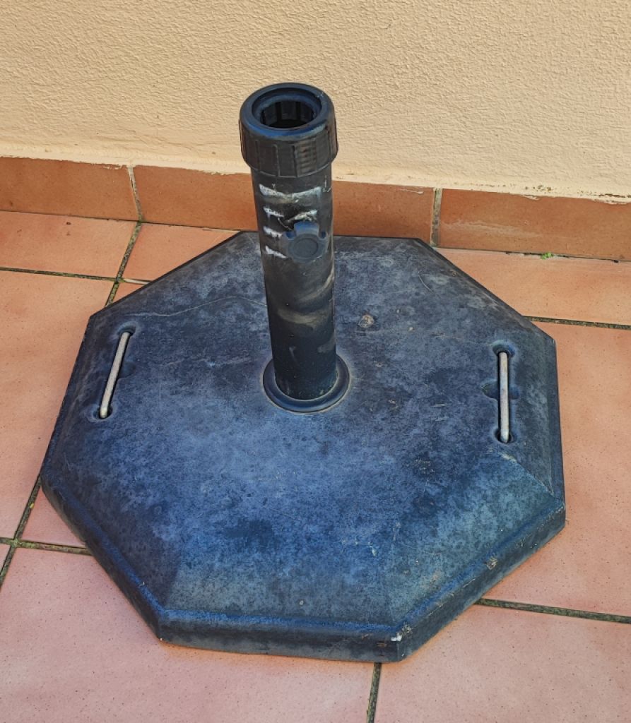 Heavy parasol base / umbrella stand