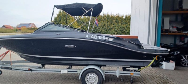 SeaRay 190 SPX Black Beauty