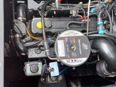 SeaRay 190 SPX Black Beauty