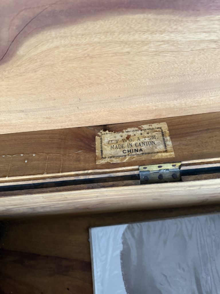 Sehr alte gut erhaltene Seemannstruhe