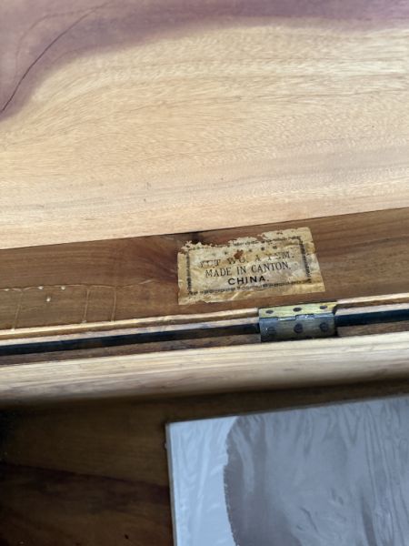 Sehr alte gut erhaltene Seemannstruhe