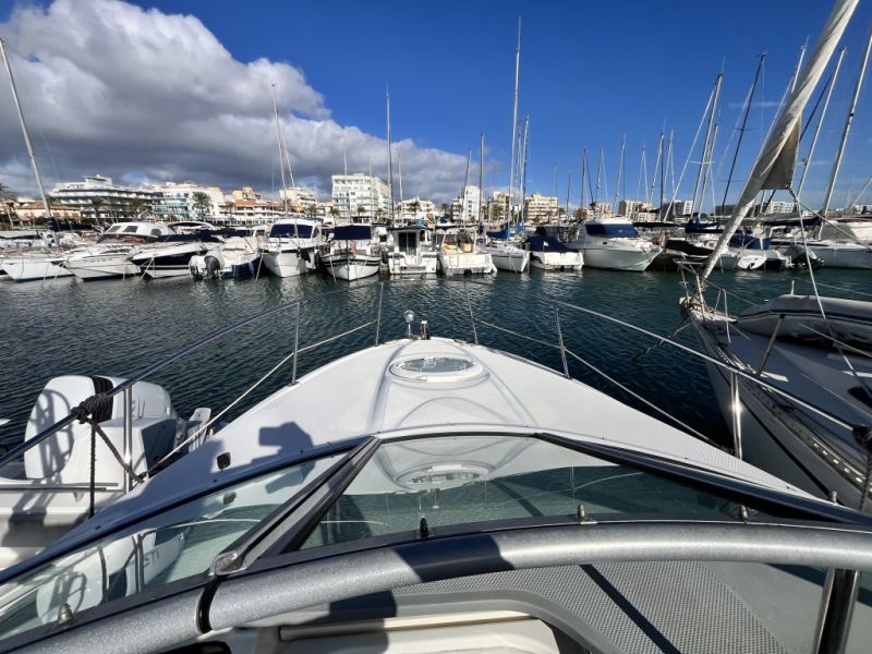 Very well-maintained Maxum2600SE motorboat for sale (berth can be taken over)