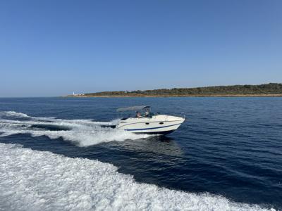 Very well-maintained Maxum2600SE motorboat for sale (berth can be taken over)