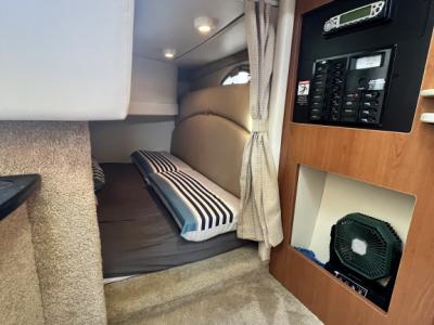 Very well-maintained Maxum2600SE motorboat for sale (berth can be taken over)