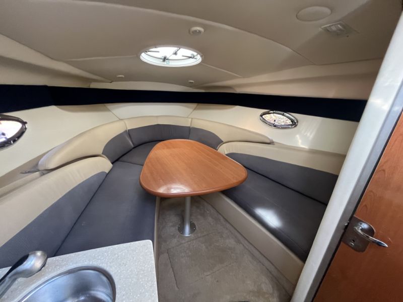 Very well-maintained Maxum2600SE motorboat for sale (berth can be taken over)