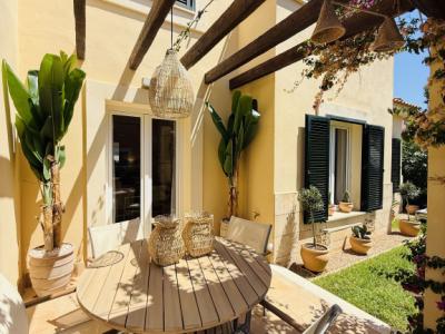 Sehr schöner runder Gartentisch