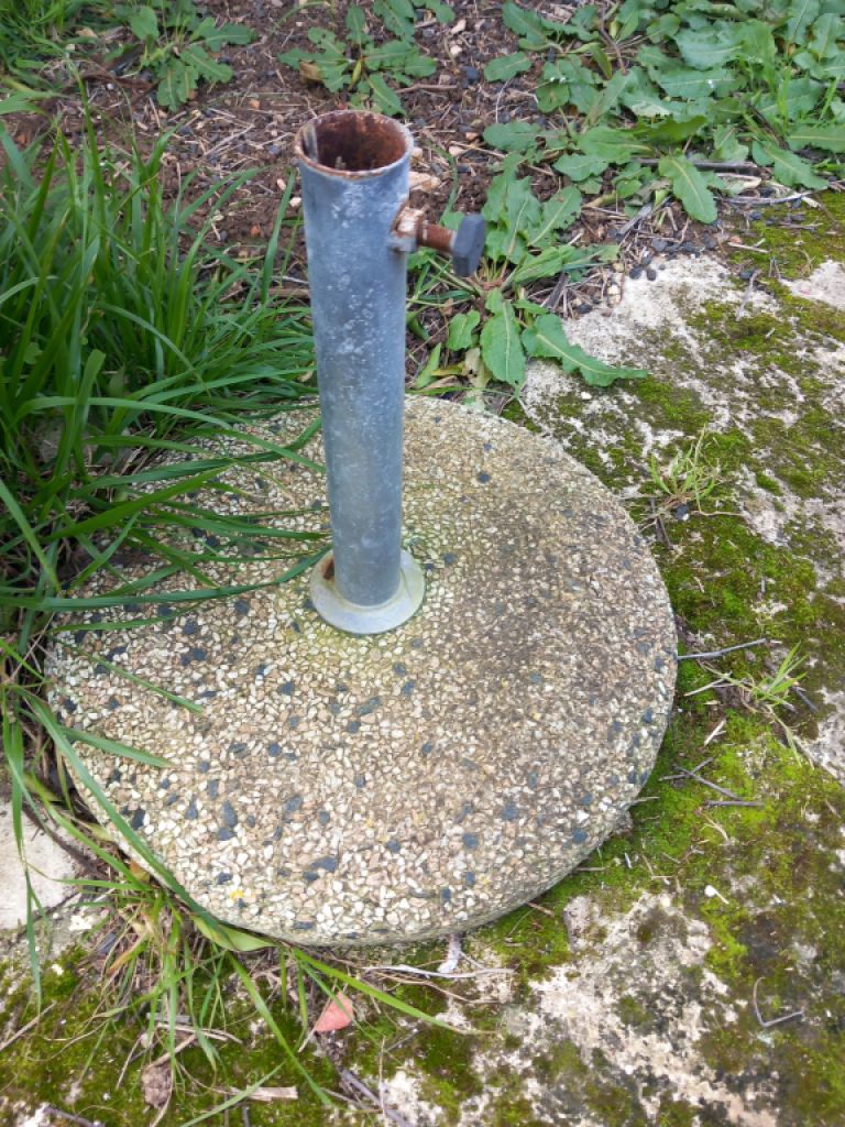 Sehr schwere Sonnenschirmständer zu verkaufen