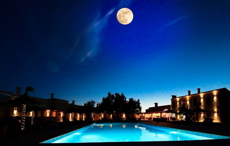 Personal de servicio para hotel rural. Habitaciones disponibles.