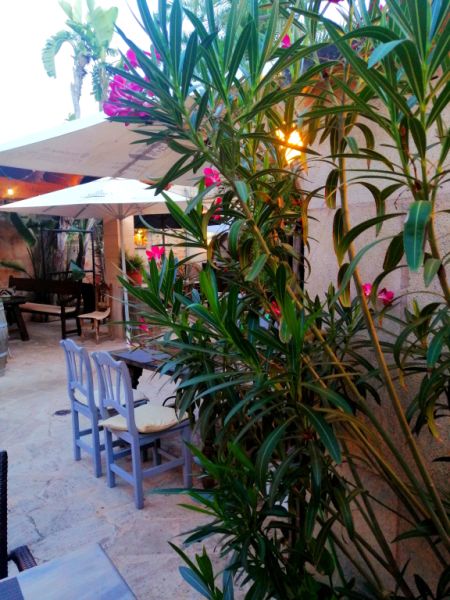 Servicekraft fuer unser Restaurant gesucht!