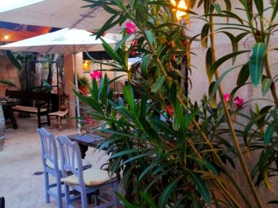 Servicekraft fuer unser Restaurant gesucht!