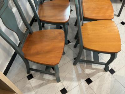 Set aus 4 restaurierten Vintage-Holzstühlen