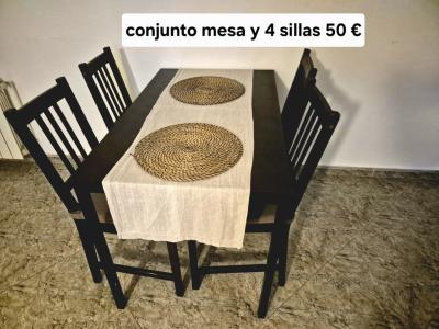 Set Tisch und 4 Stühle