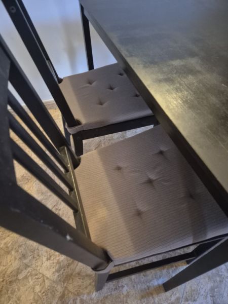 Set Tisch und 4 Stühle