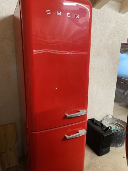 SMEG FAB32 fridge-freezer combination  New - never used - left-hinged - red