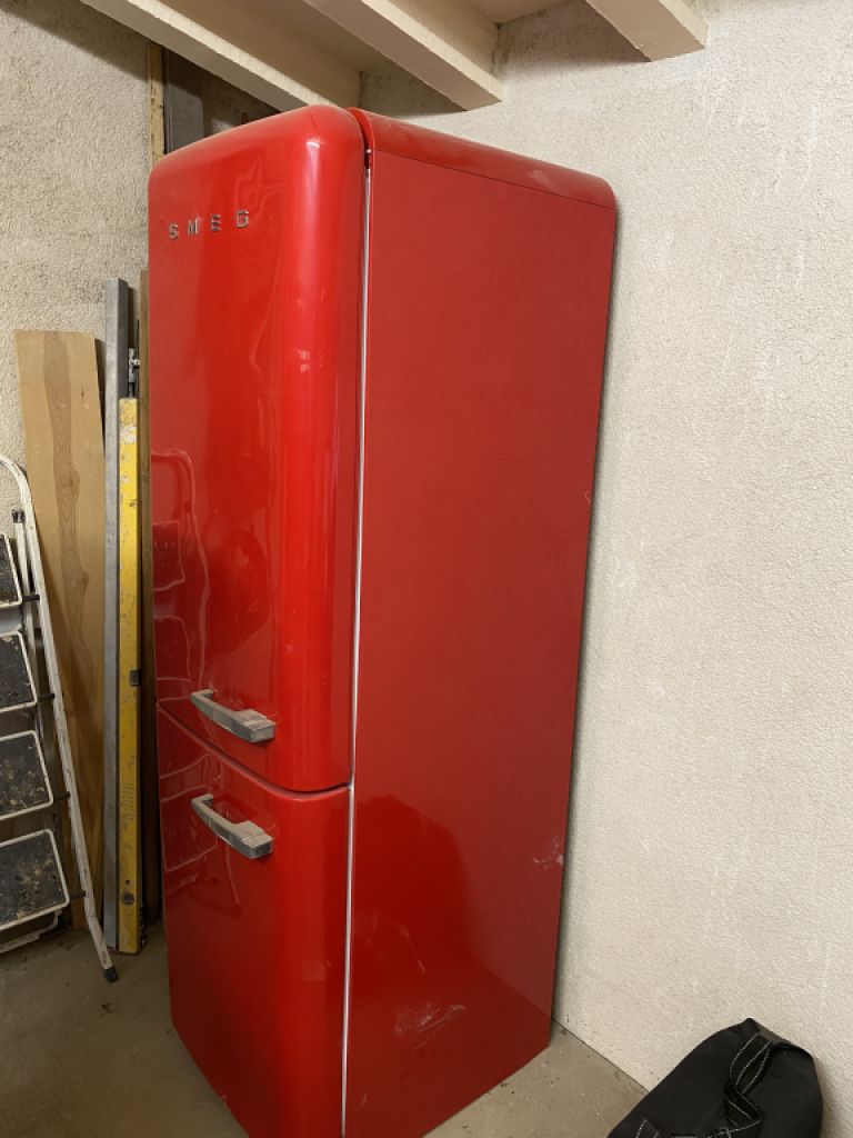 SMEG FAB32 fridge-freezer combination  New - never used - left-hinged - red