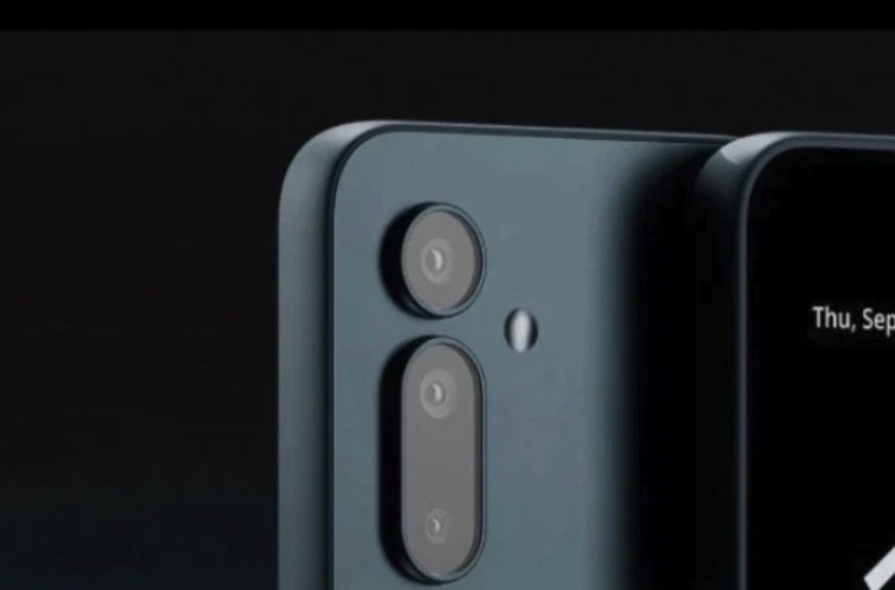 Solana Seeker – New & factory sealed!