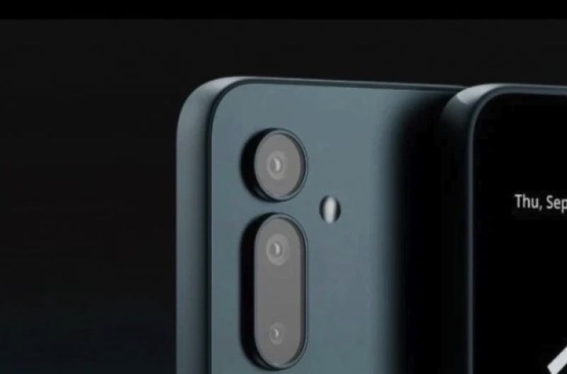 Solana Seeker – New & factory sealed!