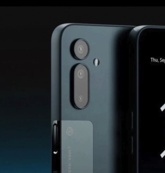 Solana Seeker – New & factory sealed!