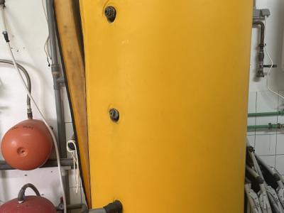 Solar hot water tank