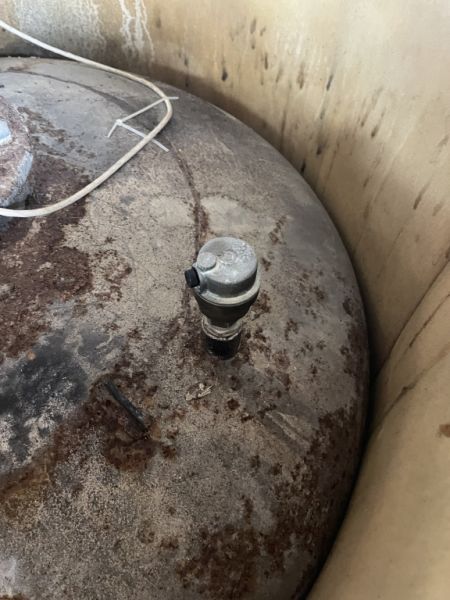 Solar hot water tank