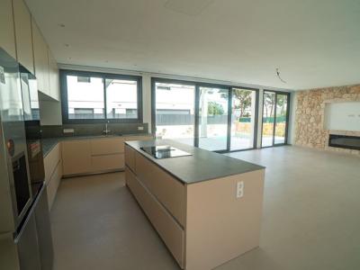 Son Veri - Newly built villa on the waterfront with sea views