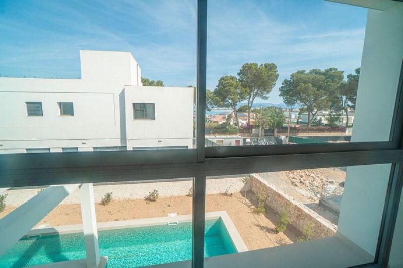 Son Veri - Newly built villa on the waterfront with sea views