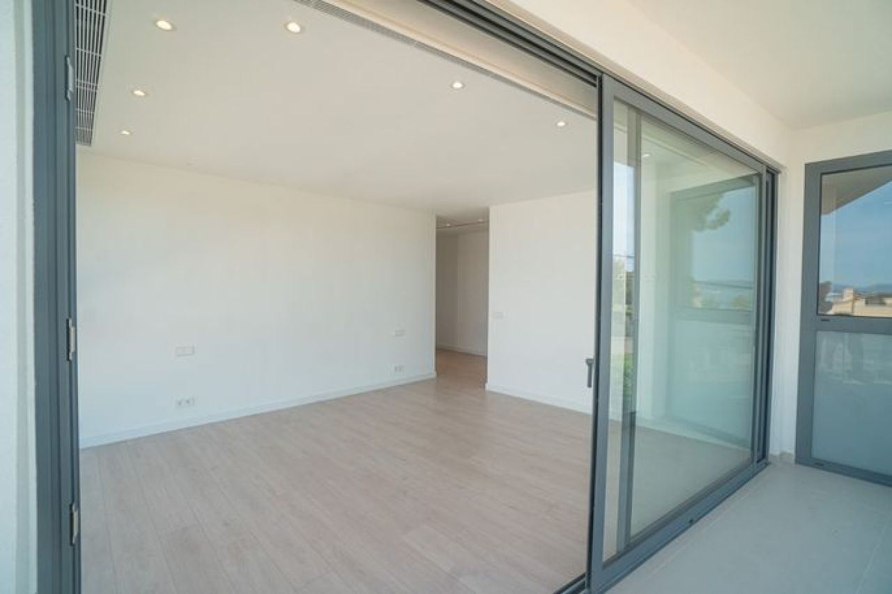 Son Veri - Newly built villa on the waterfront with sea views