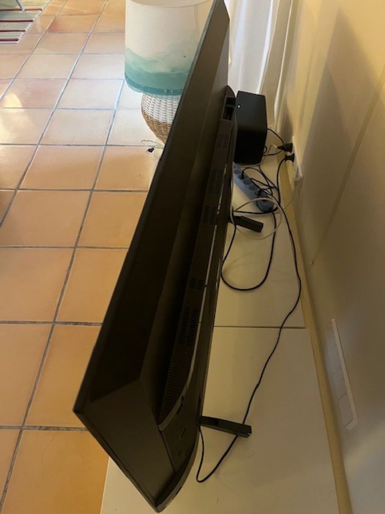 Sony 55" flat-screen TV KD-55XF7596