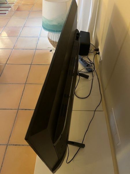 Sony 55" flat-screen TV KD-55XF7596