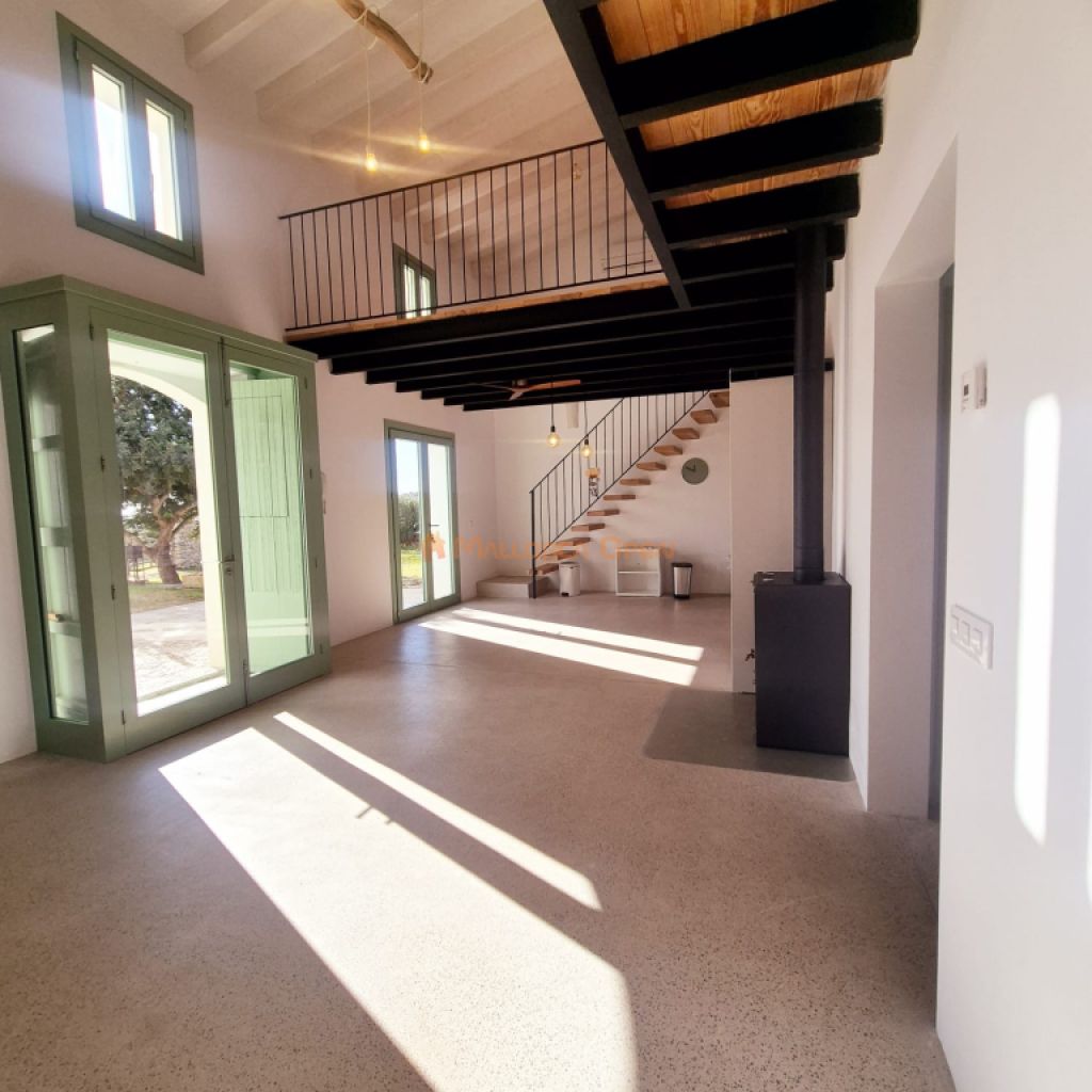 Espectacular casa rústica moderna en colina entre Son Carrió y Porto Cristo